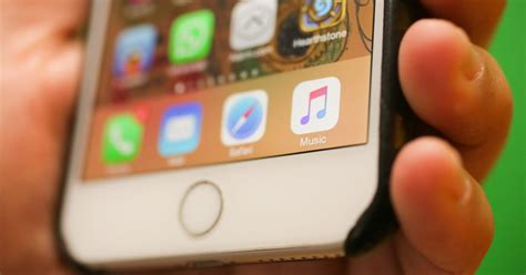 how to stop notifications from interrupting music on iPhone while writing an article